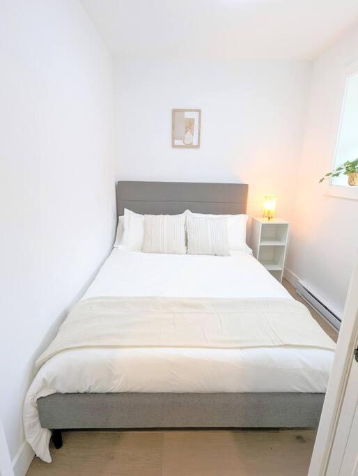 Centrally Located, Modern, 2 Bedroom Home Vancouver Eksteriør bilde